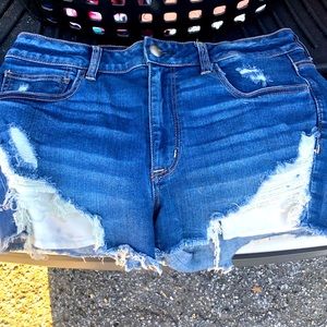 American Eagle women’s size 12 distressed denim shorts